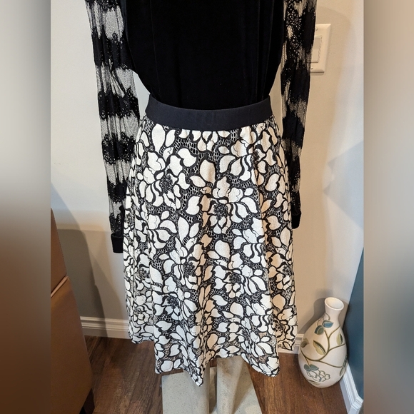 NWT designer Black and White Floral Lace Skirt Christian Siriano women's Sz 18 - Picture 3 of 16